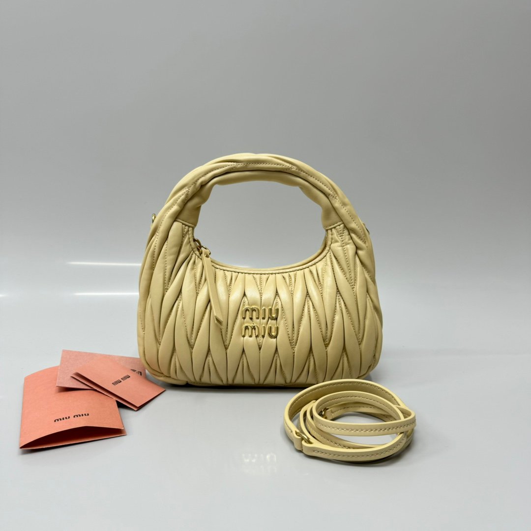 (Butter)MiuMiu Wander Hobo Folded Bag
